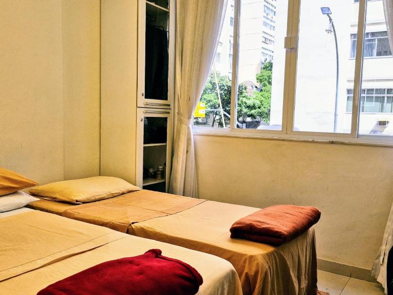 COPACABANA STUDIO ESQUINA frente para Rua Hilário de Gouveia - B&B Rio de Janeiro