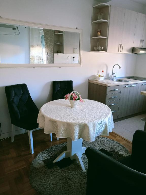 Ildiko Studio Apartment is a calm place to relax - B&B Subotica