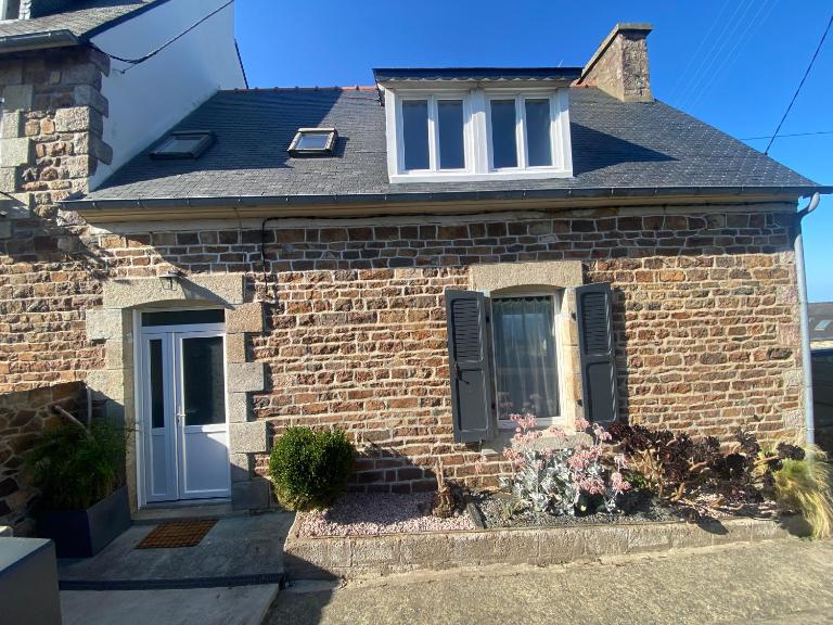 TY LOUIS Au dessus du port & de la plage de Loguivy - B&B Ploubazlanec