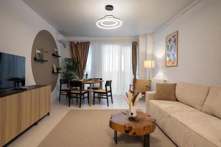 Central Spacious Apartment 306 - Chambres d'hôtes Bucarest