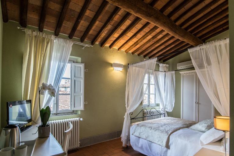 B&B Residenza Di Via Fontana - B&B Lucca