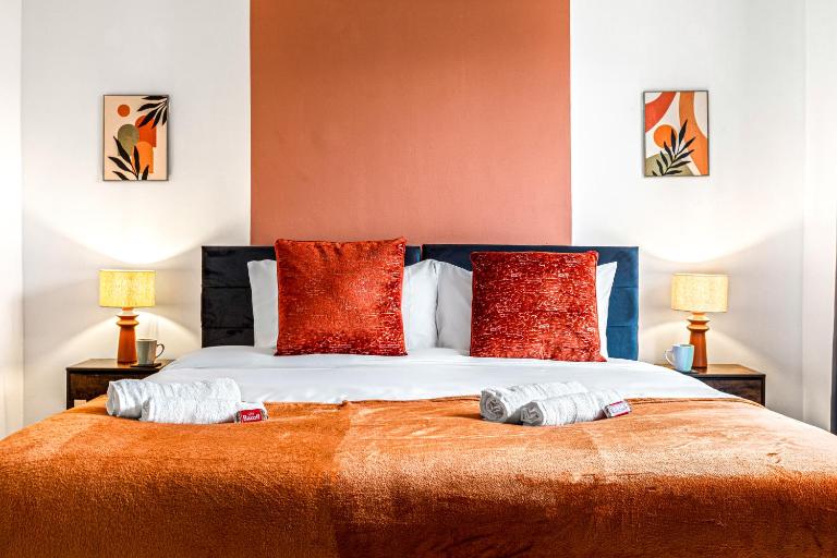 Superking Beds, Smart TVs, Gigabit WiFi, Sleeps 6 - Ferienwohnung Derby