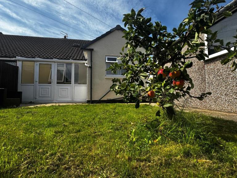 Chic 2-Bed Loft Bungalow, Cleveleys, Near Beach - Ferienwohnung Blackpool