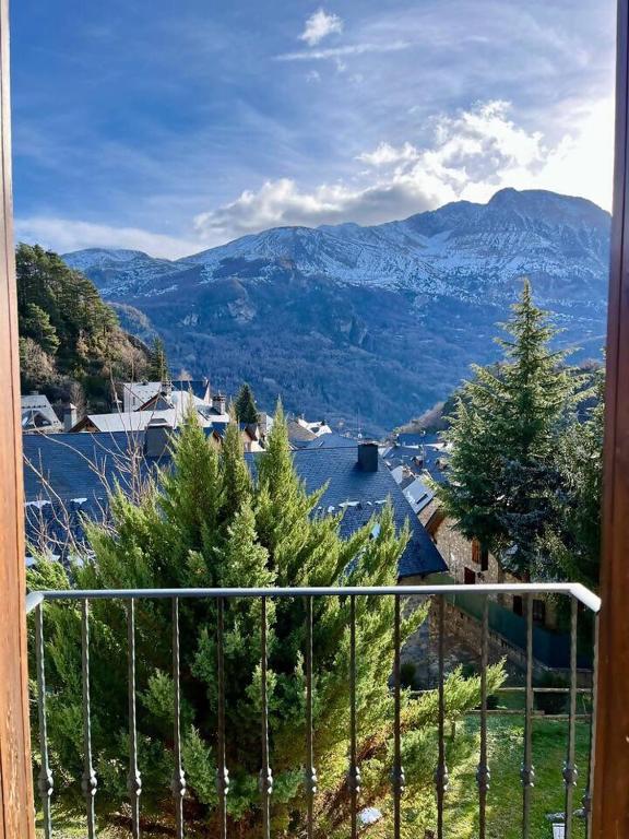 Apartamento Linar l Wifi l Vistas l P & Trastero - B&B Tramacastilla de Tena