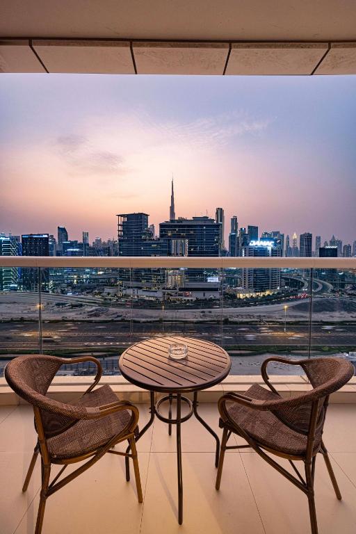 Luxurious 2BDR Apartment in Paramount Towers with Burj Khalifa Views - B&B Dubái