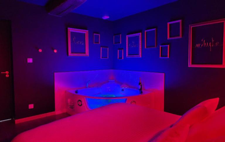 La Volupté - Love room avec Jacuzzi - Sauna - Ferienwohnung Doué-la-Fontaine