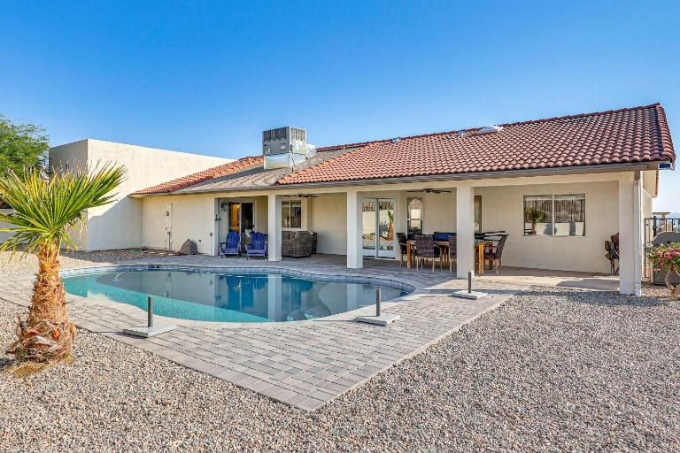 Fully Furnished Poolside Oasis 5 Mi to Lake Havasu - B&B Lake Havasu City