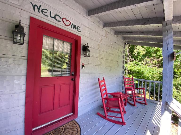 Heartwood - B&B Sevierville