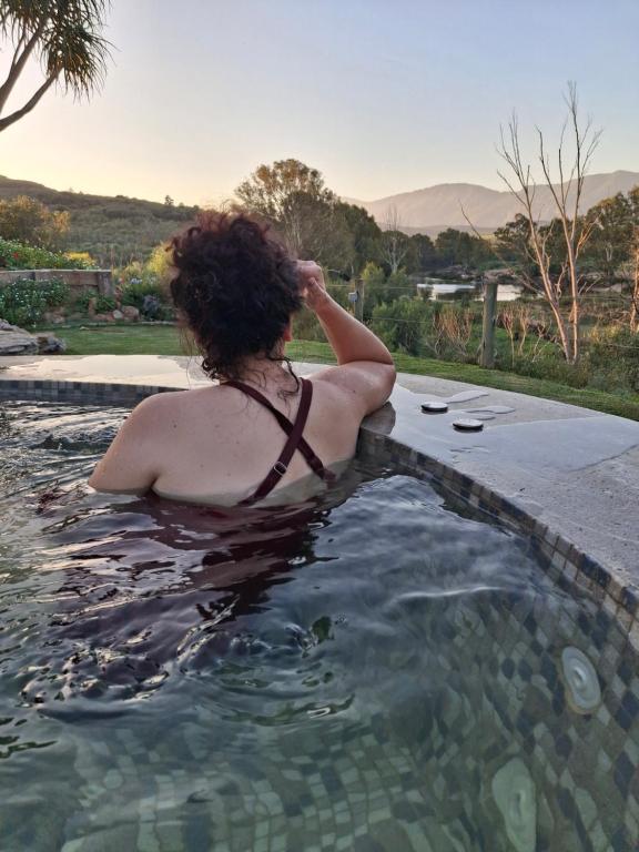 Riverhide, Private Riverside Villa with Jacuzzi & Mountain Views - B&B Bonnievale