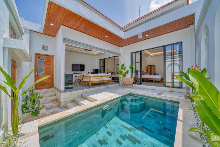Kamila Villas 2BR Private Pool Seminyak Central - Bed and Breakfast Seminyak
