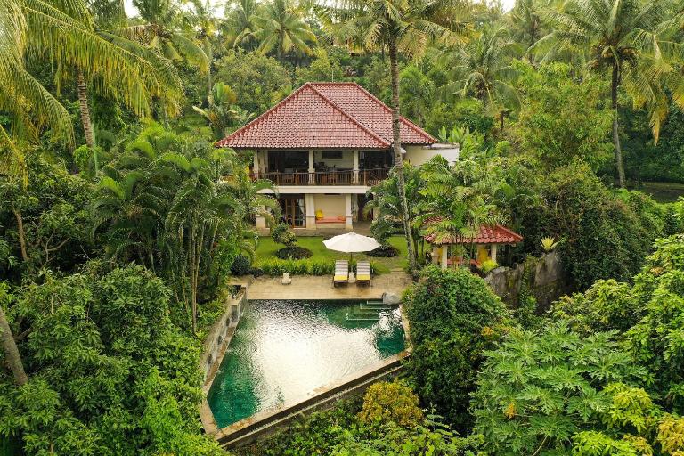 Villa Tunjung- 3BR, infinity pool, staff - B&B Mayong