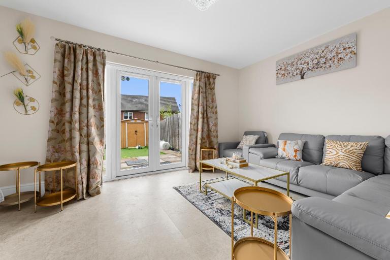 4 Bedroom House In Manchester - B&B Manchester