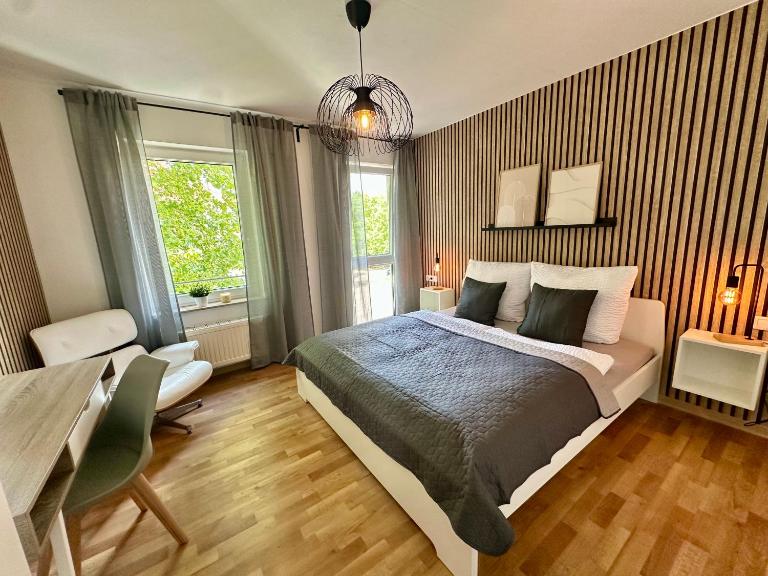 Familiennest - Großzügige Familienwohnung mit Balkon - Bed and Breakfast Zwenkau