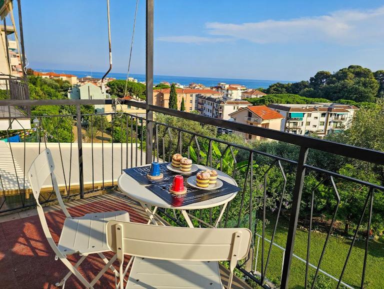 Mare e Mimose by Holiday World - Chambres d'hôtes Pietra Ligure