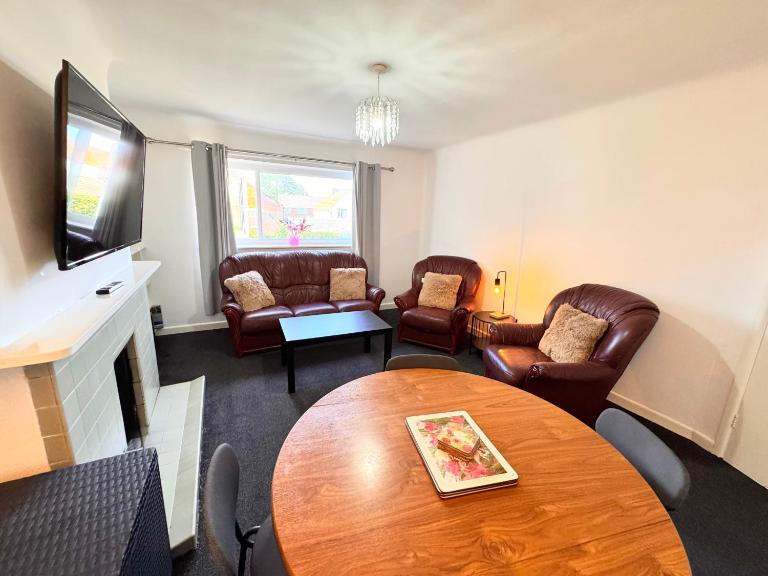 Central Modern Flat in Southampton, Sleeps 5, Free Off-Road Parking, Close to Hospital, Cruise terminal and Centre, Great for contractors, friends & families - B&B Southampton