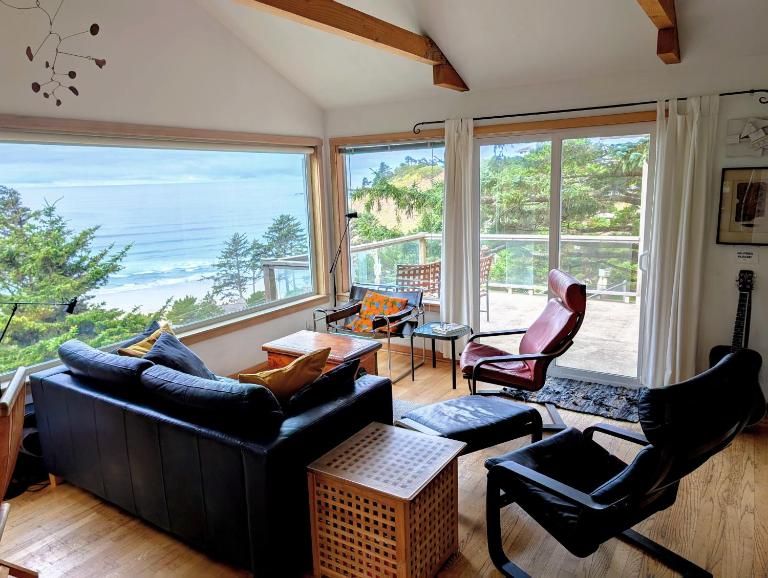 The Blue Door - B&B Oceanside