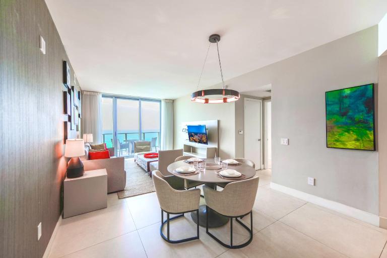 Spectacular Sunset Views Over the Ocean at Hollywood - Ferienwohnung Hollywood