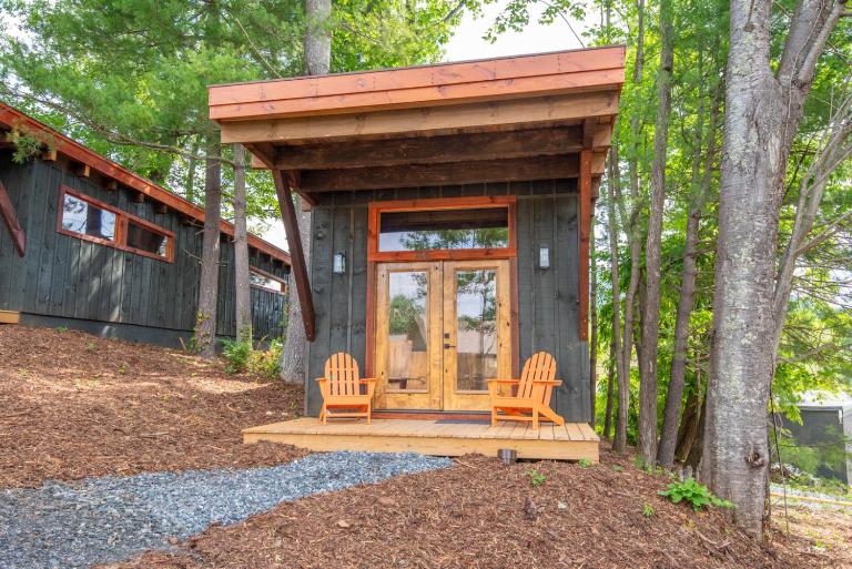 1 Mile to Downtown West Jefferson Camping Cabin #5 - Chambres d'hôtes West Jefferson