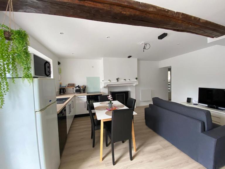 Petite maison de bourg - Ferienwohnung Le Bourgneuf-la-Forêt