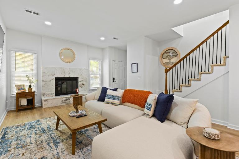 Aubie's Hangout - Walk to Downtown & Campus! - Bed and Breakfast Auburn