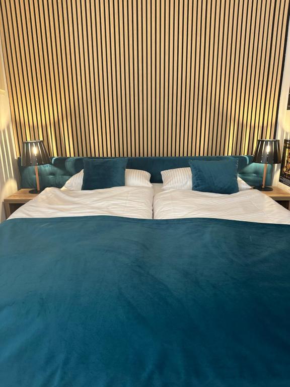 PostersApt1-Cozy Cinema Vibes - B&B Vienna