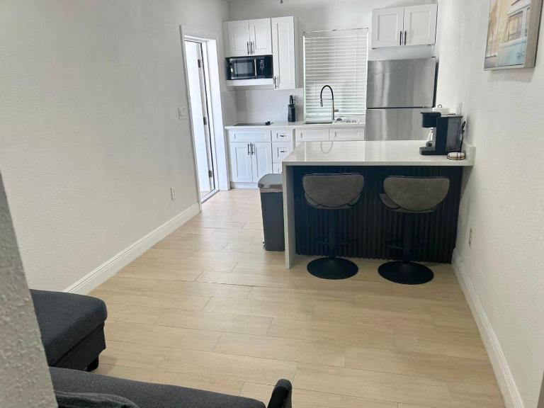 Downtown Central 1B-1B #2 - B&B Tampa