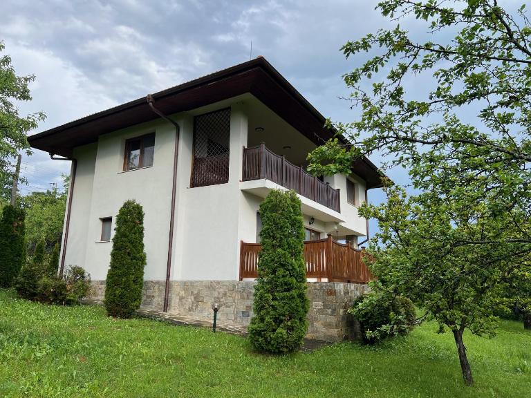The Old Walnut House - B&B Terziysko