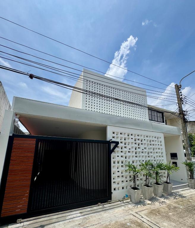 BaanChan House and Studio at Ramkhamhaeng - B&B Ban Bang Duea