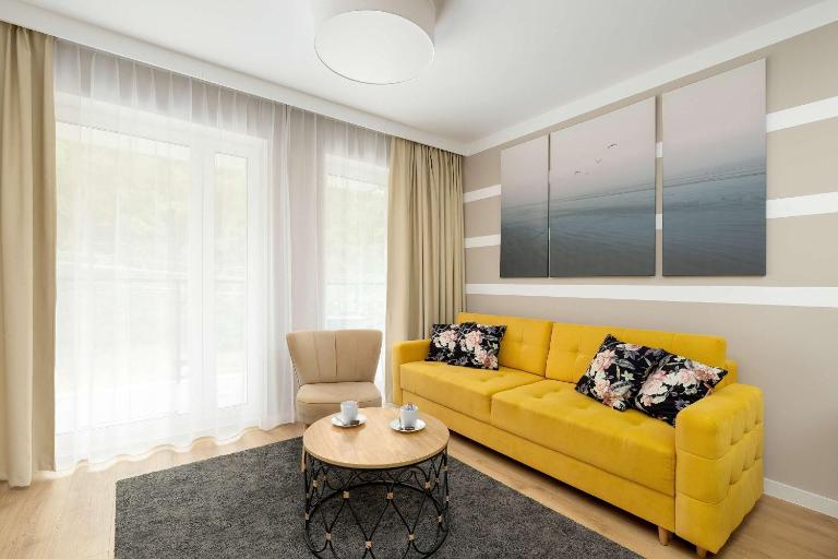 Pobierowo Baltic Residence Apartment with Pool & Balcony by Noclegi Renters - Bed and Breakfast Pobierowo