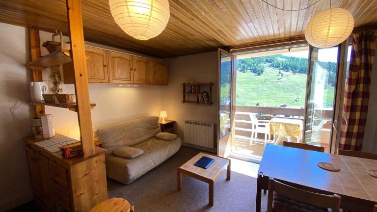 Résidence Alpet I - Grand studio plein sud - belle vue - Parking MAE-5004 - B&B Montgenèvre