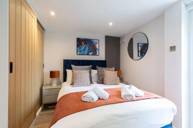 Peaceful Detached Studio - Bed and Breakfast Golden Valley