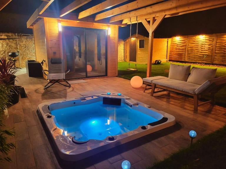 La Villa Aliénor - Spa et Cinéroom - Ferienwohnung Montigny-Lencoup