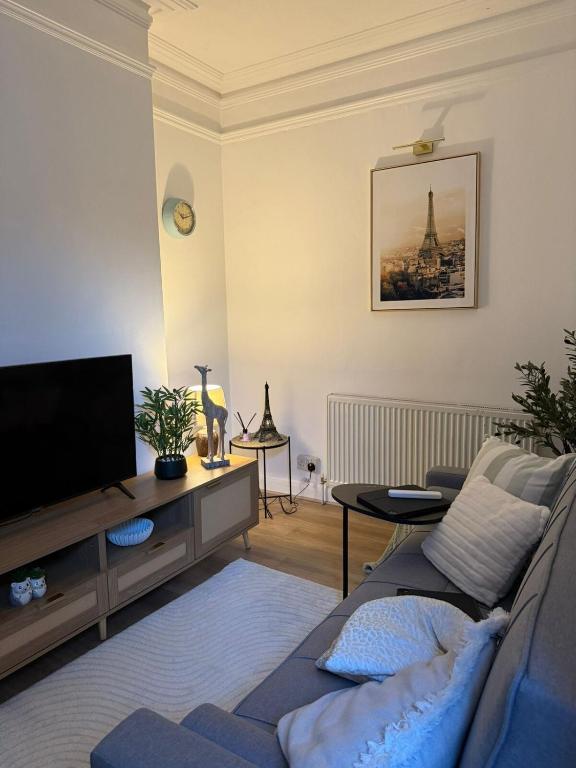3 Bed Near Coventry Arena, Contractor & Family Accommodation - Chambres d'hôtes Coventry