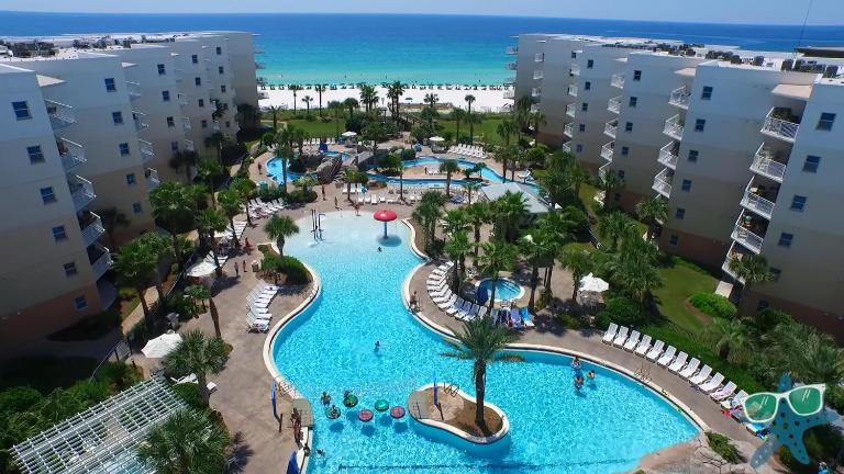 Waterscape A117 - Beachy-Chic Condo - Free Beach Service - B&B Fort Walton Beach