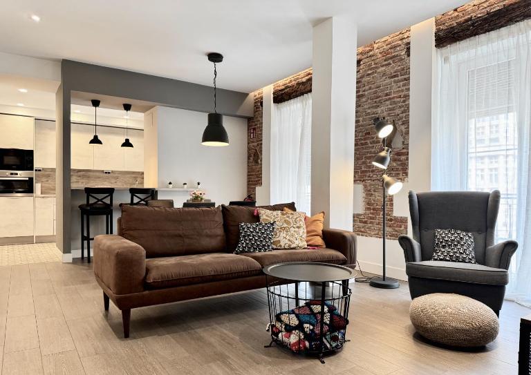 Apartamentos DUKE - B&B Valladolid