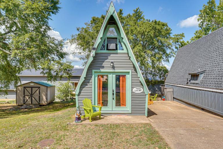 Cozy Cabin w/ Deck & Boat Launch Access in Lampe! - B&B Lampe