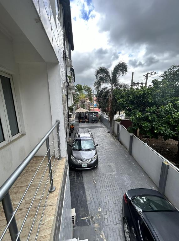 Luxury 1&2 Bedrooms Apartment in Adeniyi Jones, Ikeja, Lagos' Close to GRA, Computer Village International Airport, FULL DAY Power, Fast WiFi - B&B Ikeja