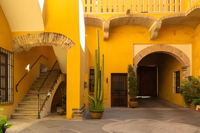 17th Century “Casa de la Virgen” | 5Beds + Parking - B&B Puebla