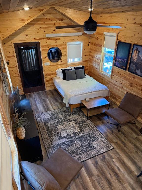 Glendive Tiny Modern Cabin 1 Mile from Makoshika Park - B&B Glendive