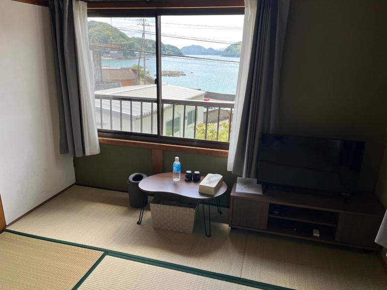 みなと館 華 - Bed and Breakfast Sukumo