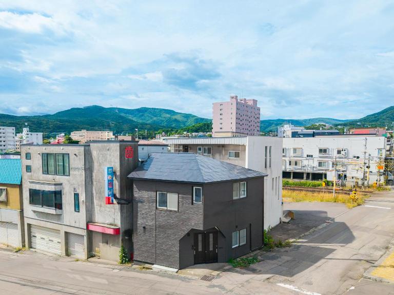 The Exstra - B&B Otaru