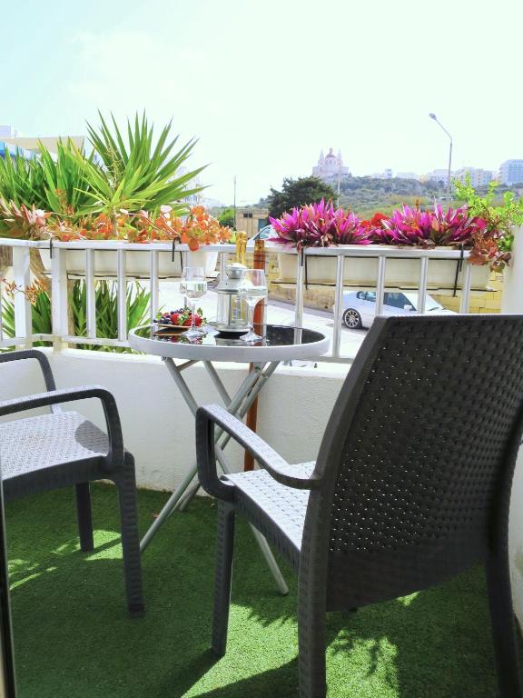 close to beaches, Luxe fully equipped, Cosy comfort Sunlit balconies - Ferienwohnung Is-Sellum