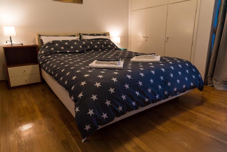 a residence Liberty Square 5 min to Port - B&B Volos