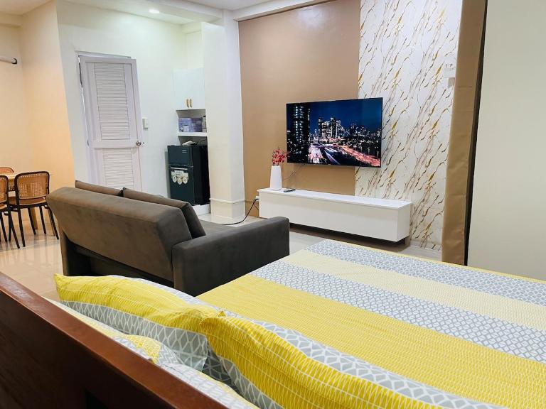 JC7 Cozy Studio at Candon City Proper - JEMS Bldg 3rd Floor - Bed and Breakfast Oaig Daya