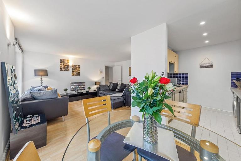 Central Apartment near Liverpool Street Elizabeth Line & Bank Central Line - Chambres d'hôtes Londres