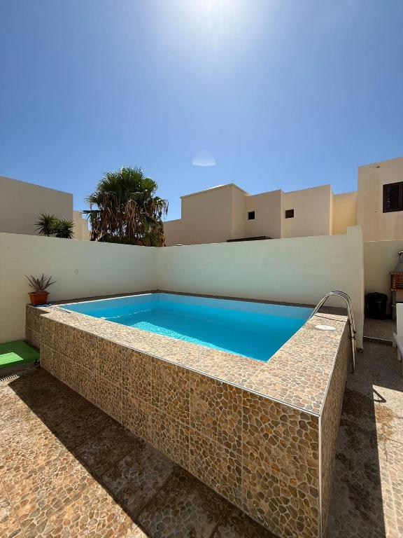 Villa LiLo Private House with Heated Pool - B&B Costa Teguise