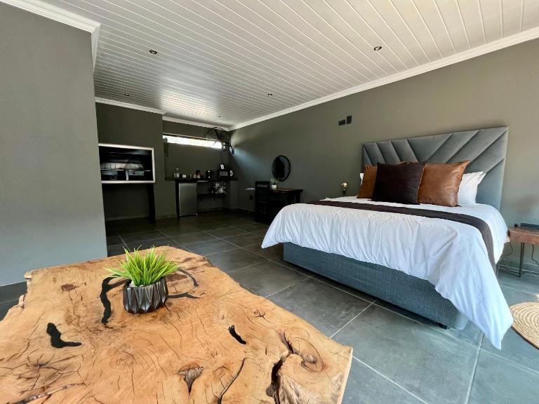 OR Tambo Guest Retreat Unit 4 - Ferienwohnung Boksburg