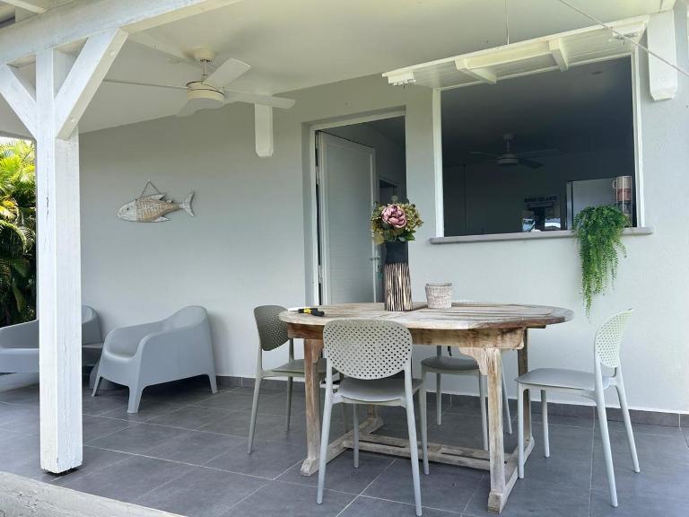 Bungalow proche de la plage de l'anse à l'eau - Ferienwohnung Saint-François