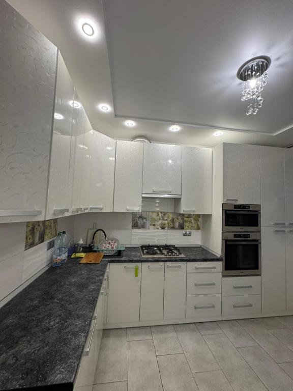 Апартаменти новобудова Львів - Bed and Breakfast Lviv