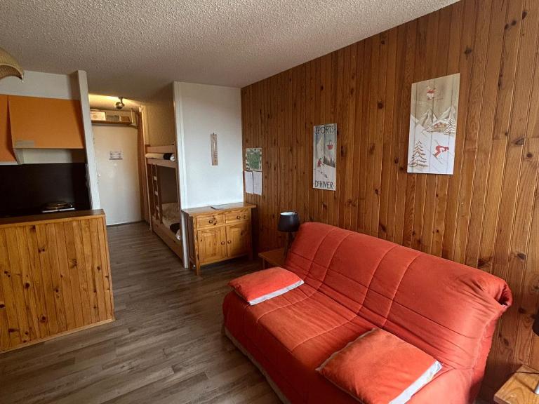 Studio au Cœur de Super Besse avec Balcon Sud et Parking - FR-1-814-19 - Chambres d'hôtes Besse-et-Saint-Anastaise